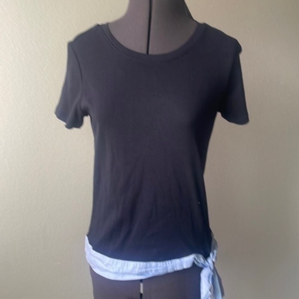 Tommy Hilfiger top extra small navy tee with adorable trim
